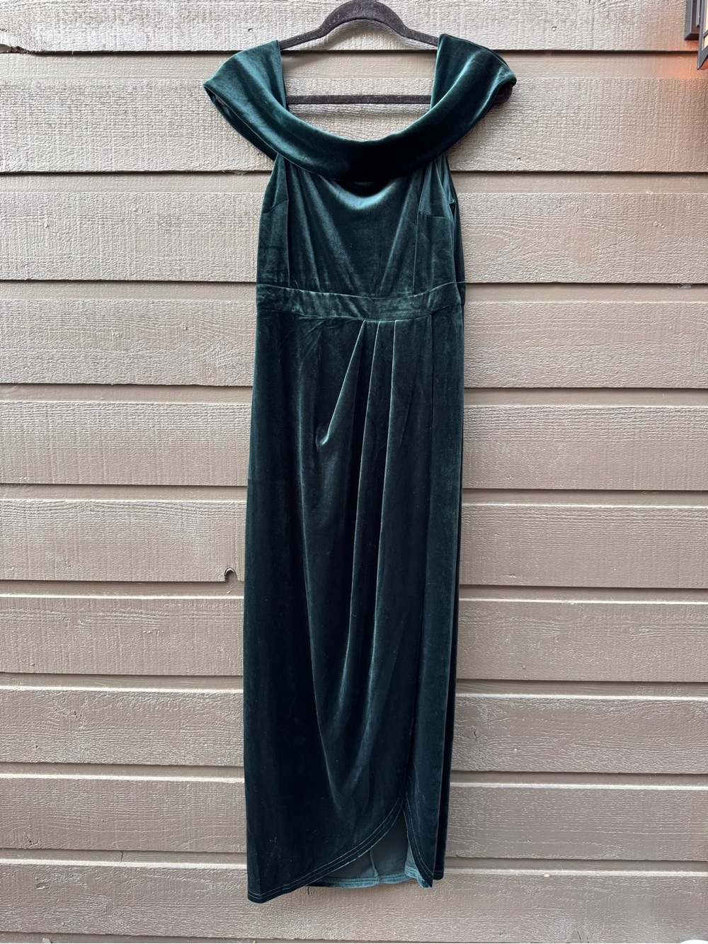 Lulus I’m Enchanted Off-Shoulder Emerald Green Velvet Slit Dress M - Picture 4 of 13